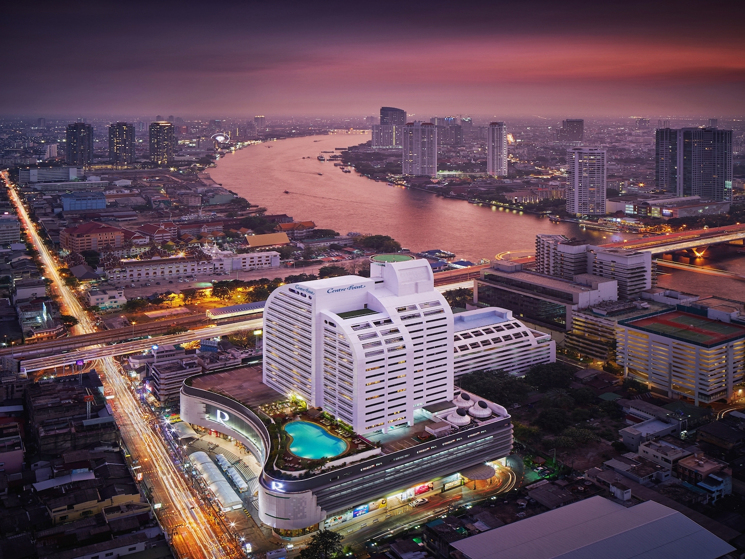 Center point. Силом Бангкок. Сентер-Пойнт. Grand City point Bangkok. Силом город.