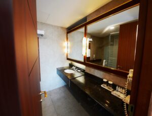Commodore Hotel Gyeongju – Imperial Suite Bathroom