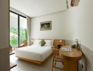 One Day Tam Coc Retreat – Balcony King Bed